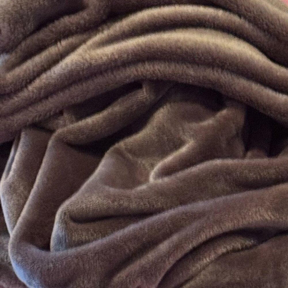 Kate Spade blanket king size throw large grey shiny Soft Gray Blanket rare